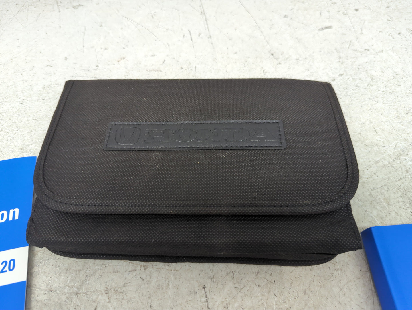 2020 Honda Cr-V Owners Manual Book Guide P/N:00X31-TLA-G301 OEM Used Auto Parts - Oemusedautoparts1.com