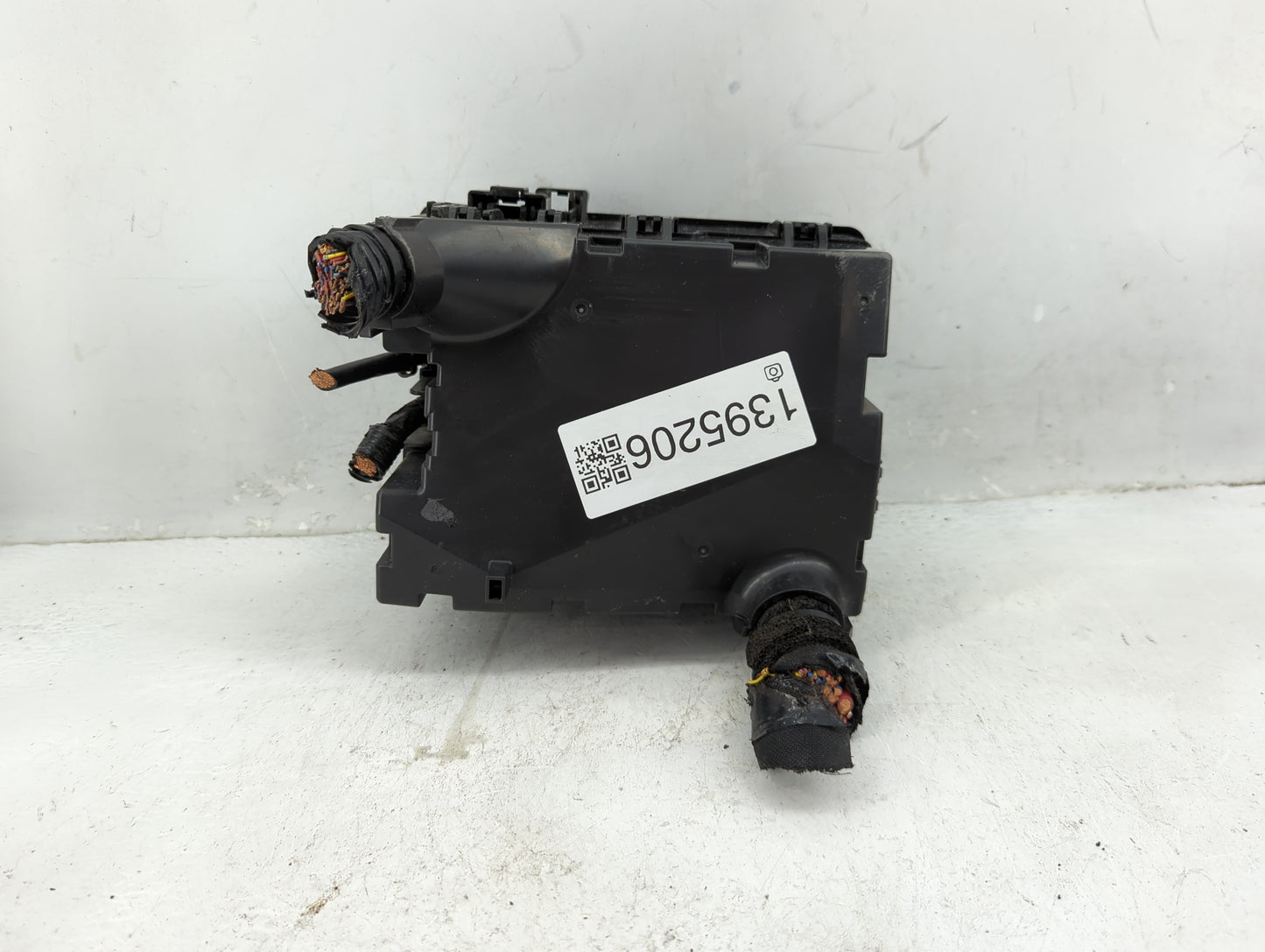 2017-2022 Honda Cr-V Fusebox Fuse Box Panel Relay Module Fits Fits 2017 2018 2019 2020 2021 2022 OEM Used Auto Parts - Oemus