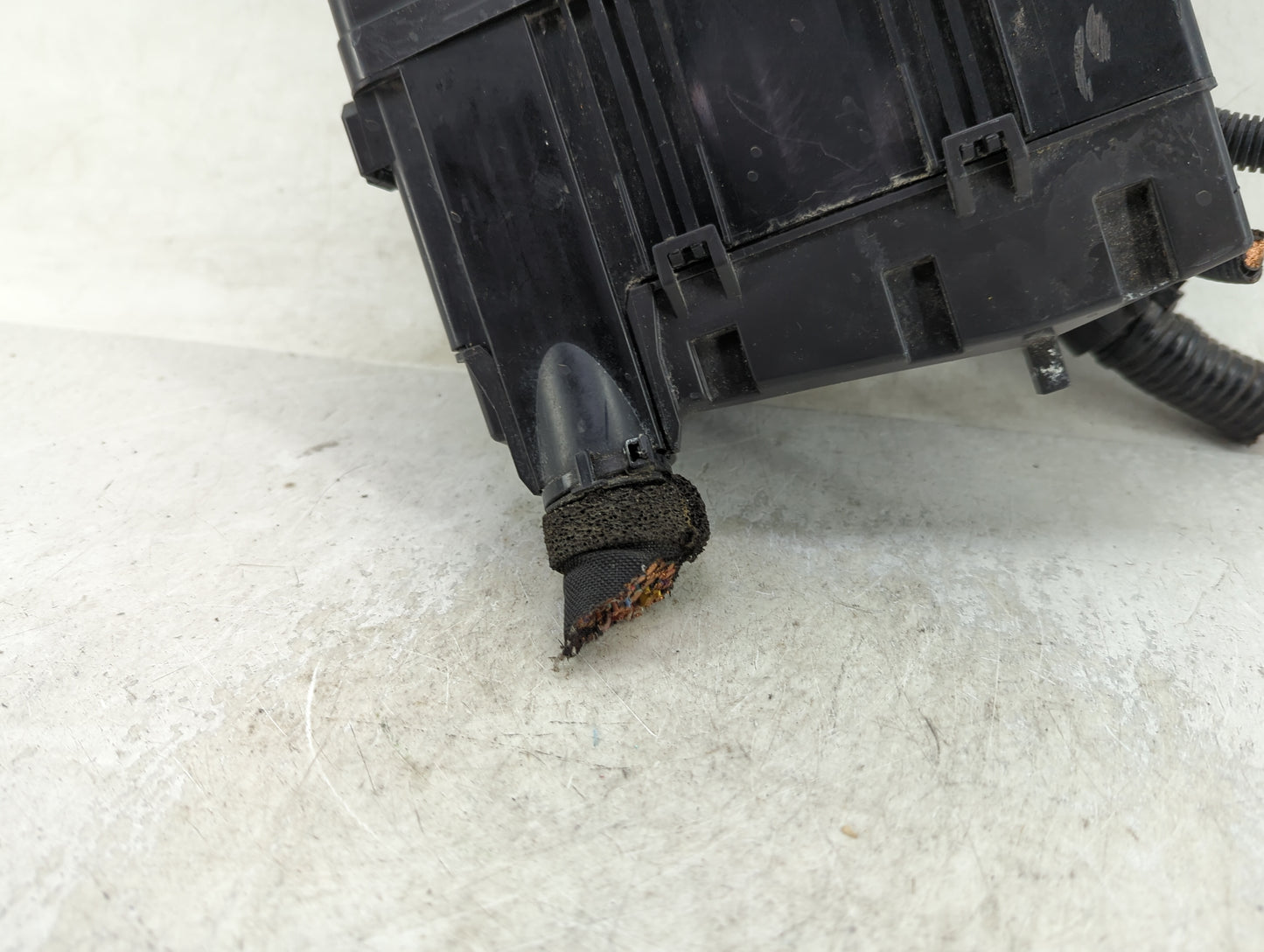2017-2022 Honda Cr-V Fusebox Fuse Box Panel Relay Module Fits Fits 2017 2018 2019 2020 2021 2022 OEM Used Auto Parts - Oemus
