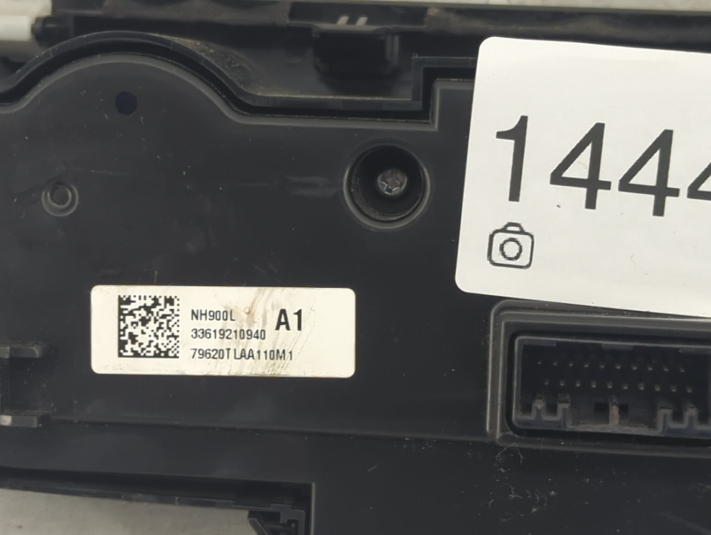 2020-2022 Honda Cr-V Climate Control Module Temperature AC/Heater Replacement P/N:79620TLAA110M1 79620TLAA110M1 Fits OEM Use