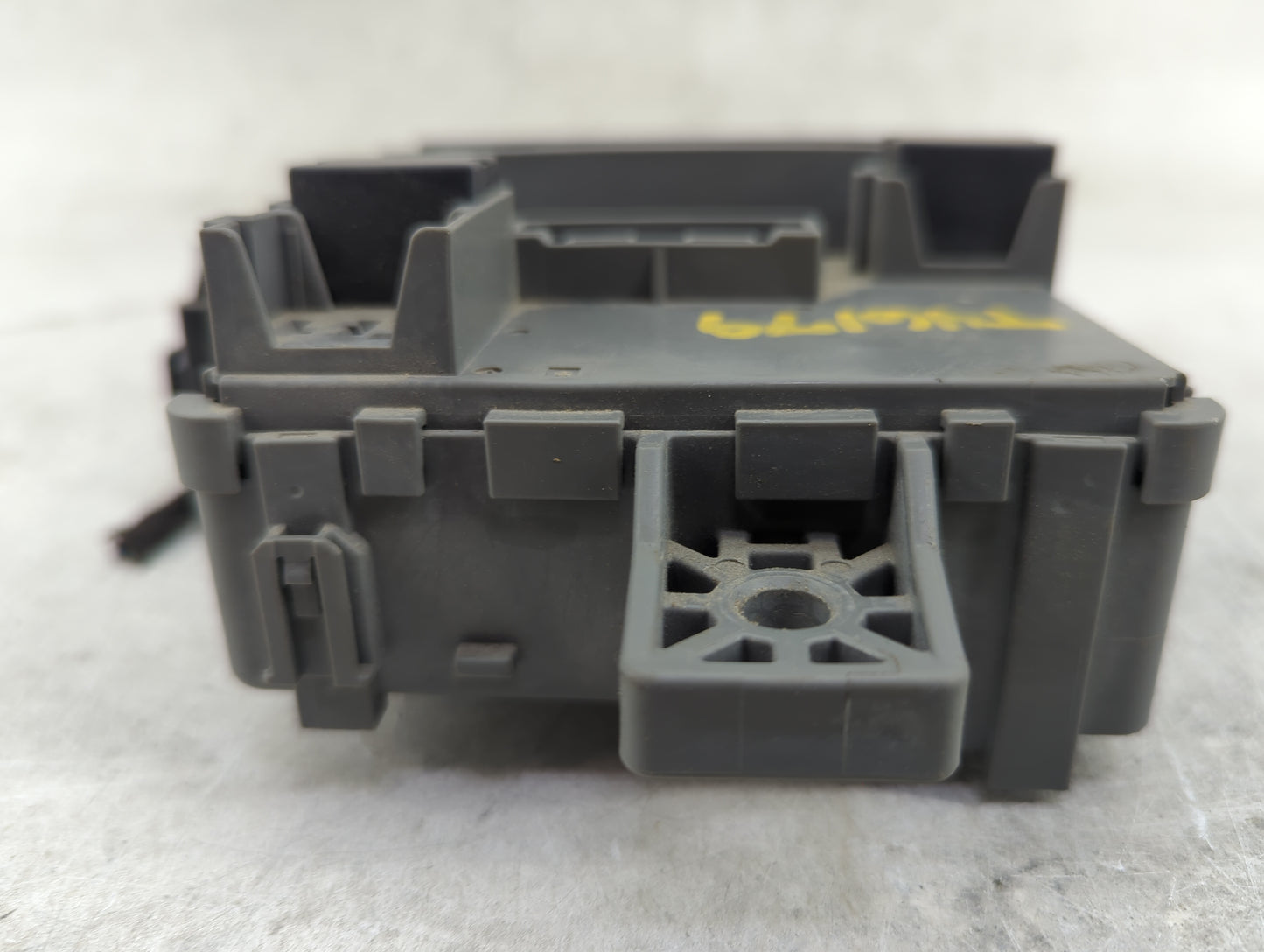 2017-2020 Honda Cr-v Body Control Module Bcm Inner Cabin Fuse Box - Oemusedautoparts1.com