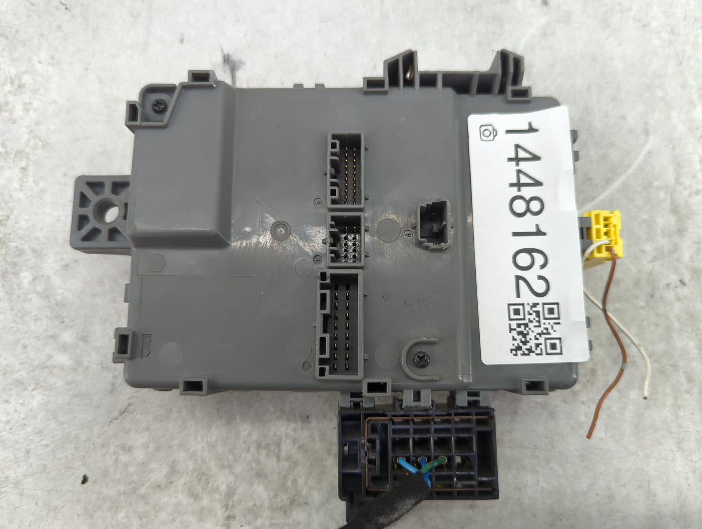 2017-2020 Honda Cr-v Body Control Module Bcm Inner Cabin Fuse Box - Oemusedautoparts1.com