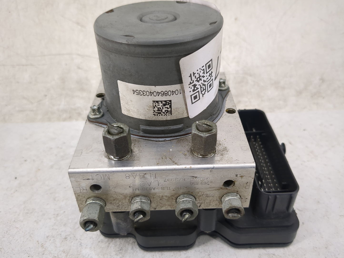 2020-2022 Honda Cr-V ABS Pump Control Module Replacement P/N:57110-TLB-A830-M1 Fits Fits 2020 2021 2022 OEM Used Auto Parts 