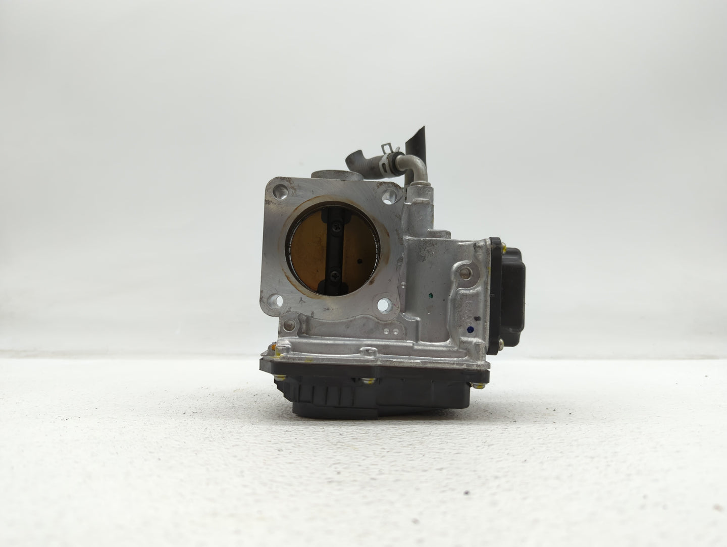 2017-2018 Honda Cr-V Throttle Body P/N:GMG9A Fits Fits 2016 2017 2018 2019 OEM Used Auto Parts - Oemusedautoparts1.com