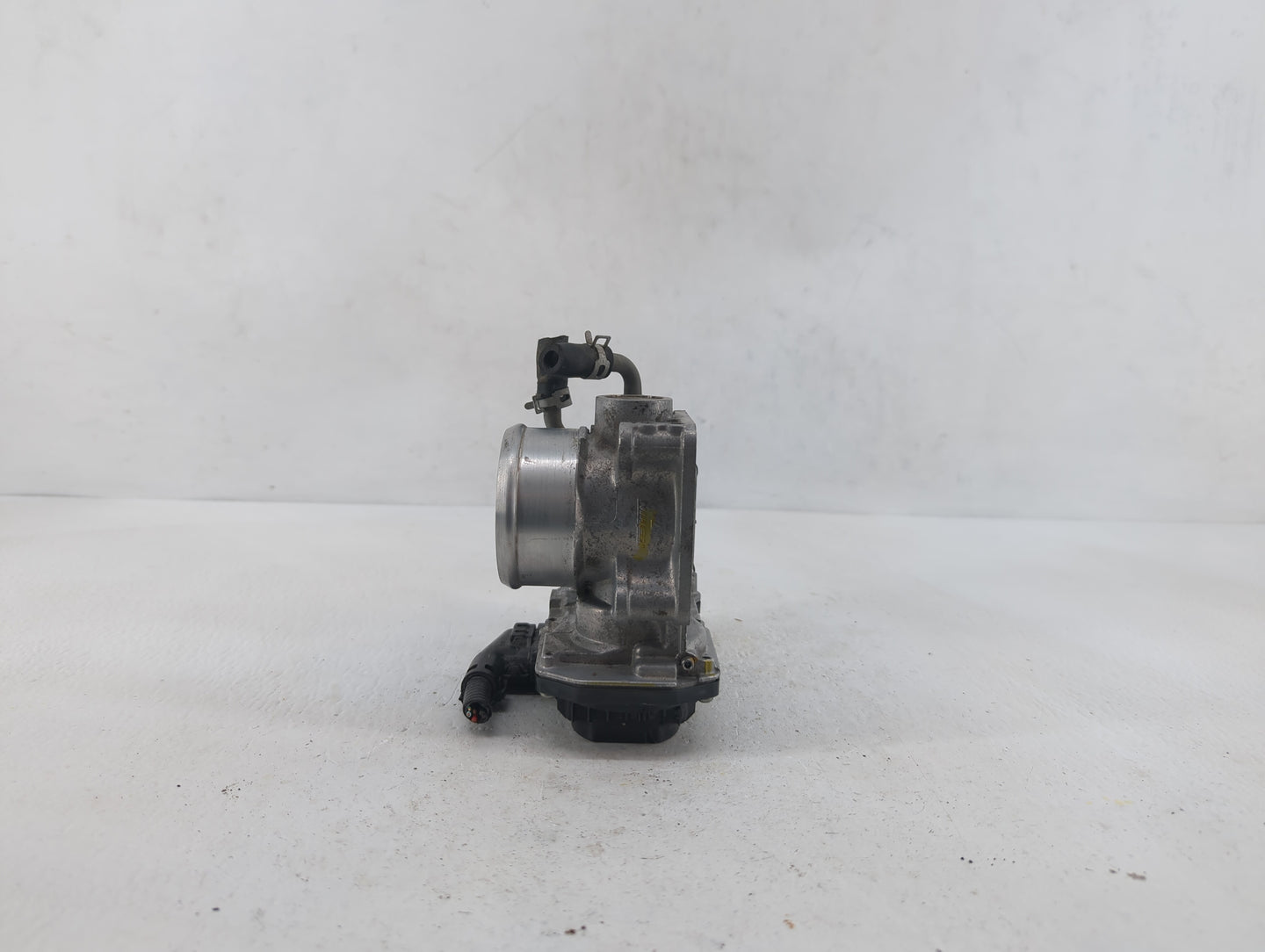 2017-2018 Honda Cr-V Throttle Body P/N:GMG9A Fits Fits 2016 2017 2018 2019 OEM Used Auto Parts - Oemusedautoparts1.com