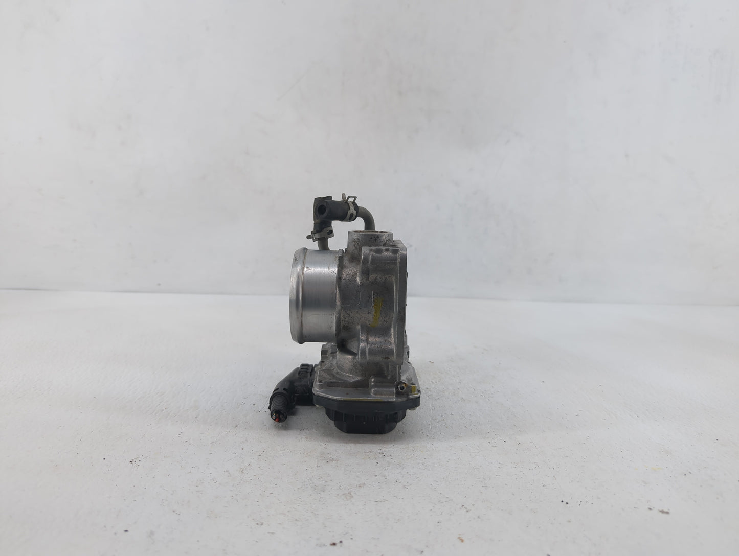 2017-2018 Honda Cr-V Throttle Body P/N:GMG9A Fits Fits 2016 2017 2018 2019 OEM Used Auto Parts - Oemusedautoparts1.com