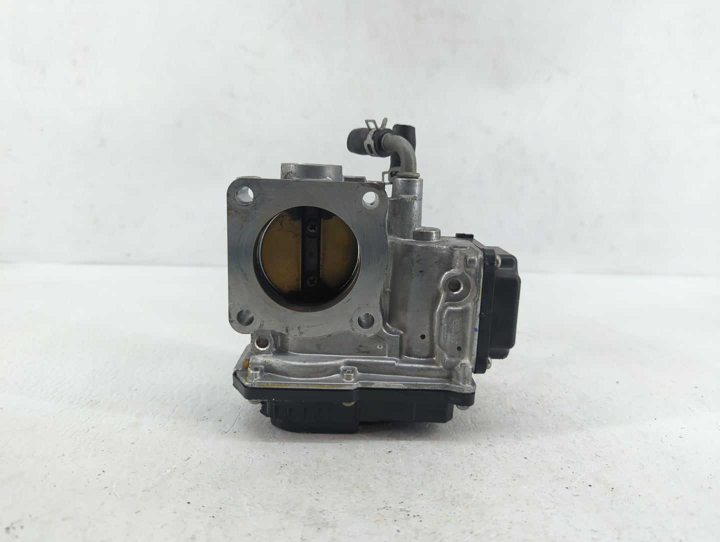 2017-2018 Honda Cr-V Throttle Body P/N:GMG9A Fits Fits 2016 2017 2018 2019 OEM Used Auto Parts - Oemusedautoparts1.com