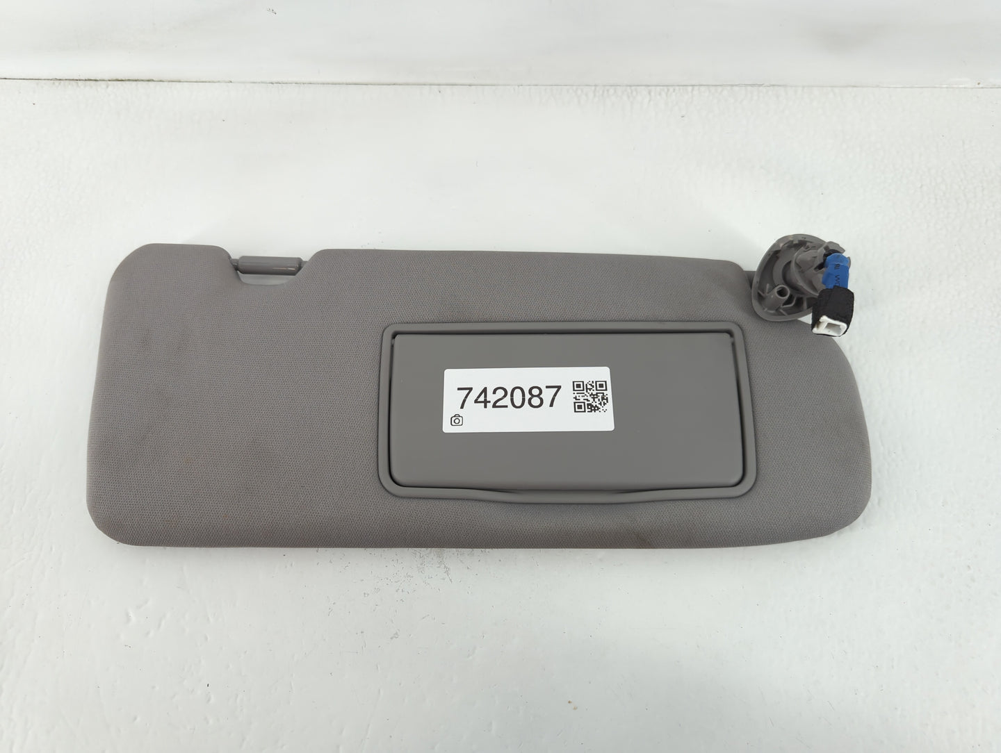 2020-2022 Honda Cr-V Sun Visor Shade Replacement Passenger Right Mirror Fits Fits 2020 2021 2022 OEM Used Auto Parts - Oemus