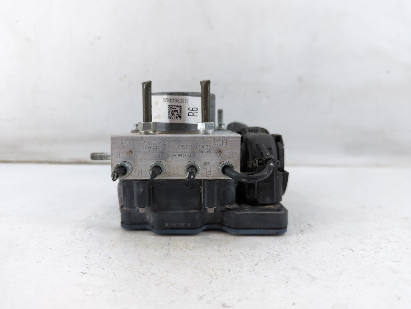2017-2020 Honda Fit ABS Pump Control Module Replacement P/N:57110-T5R-A631-M1 Fits Fits 2017 2018 2019 2020 OEM Used Auto Pa