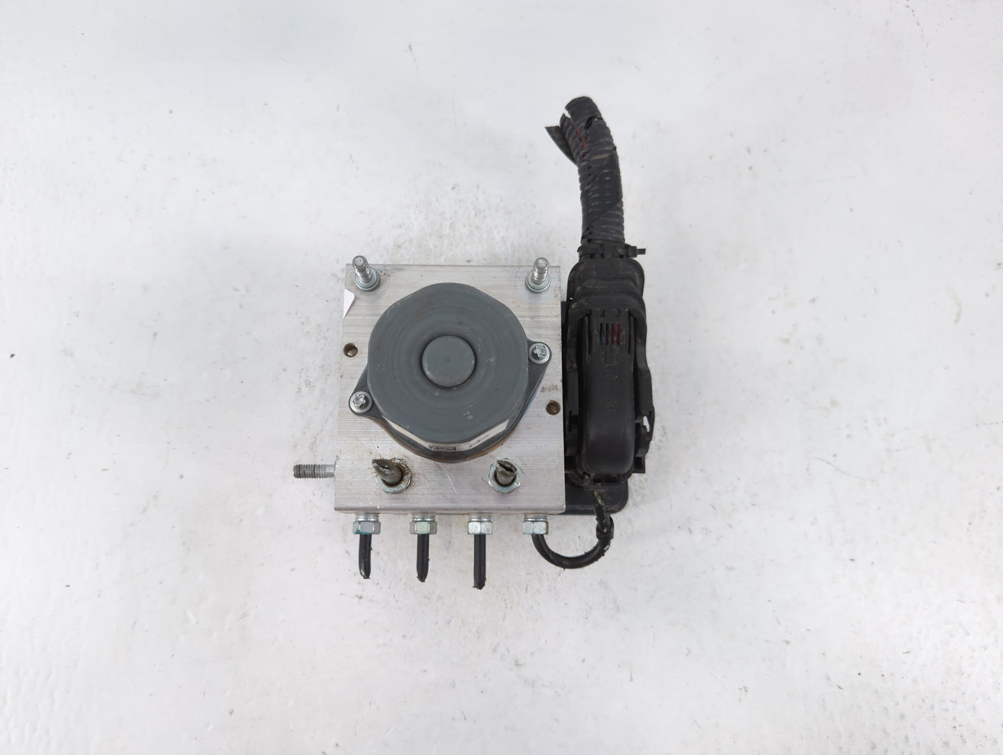 2017-2020 Honda Fit ABS Pump Control Module Replacement P/N:57110-T5R-A631-M1 Fits Fits 2017 2018 2019 2020 OEM Used Auto Pa