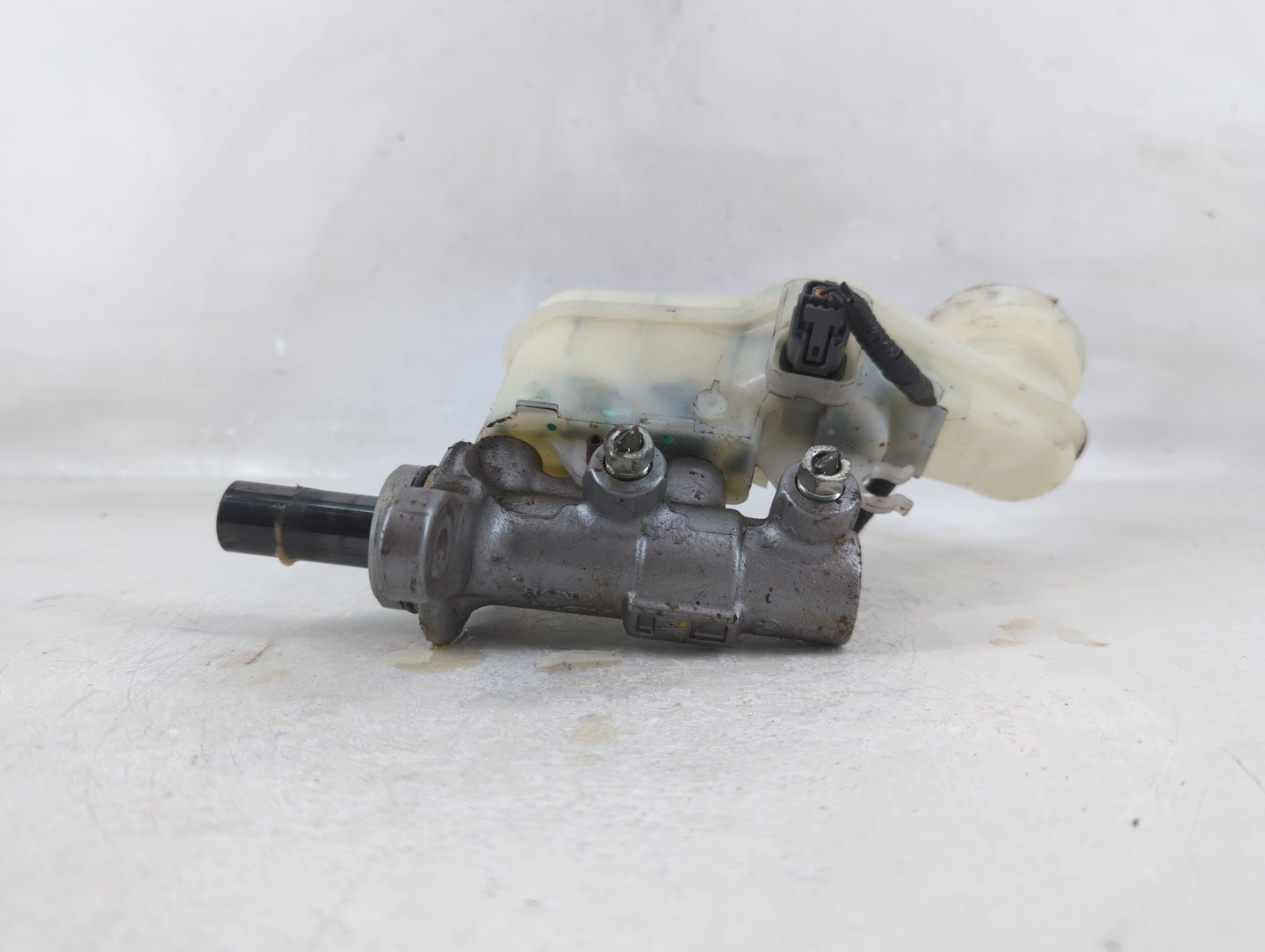2016-2022 Honda Hr-v Brake Master Cylinder - Oemusedautoparts1.com