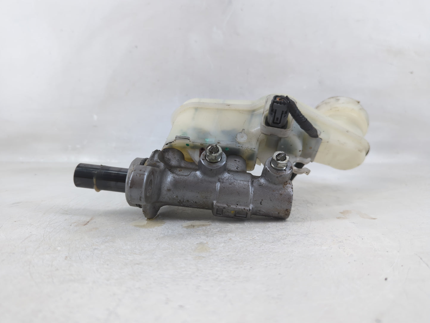 2016-2022 Honda Hr-v Brake Master Cylinder - Oemusedautoparts1.com