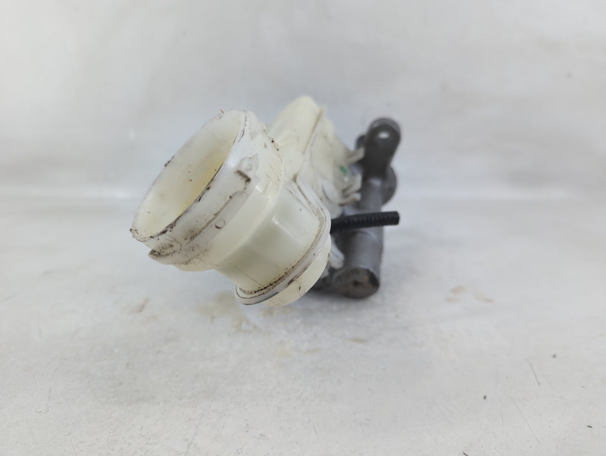 2016-2022 Honda Hr-v Brake Master Cylinder 1208630 - Oemusedautoparts1.com