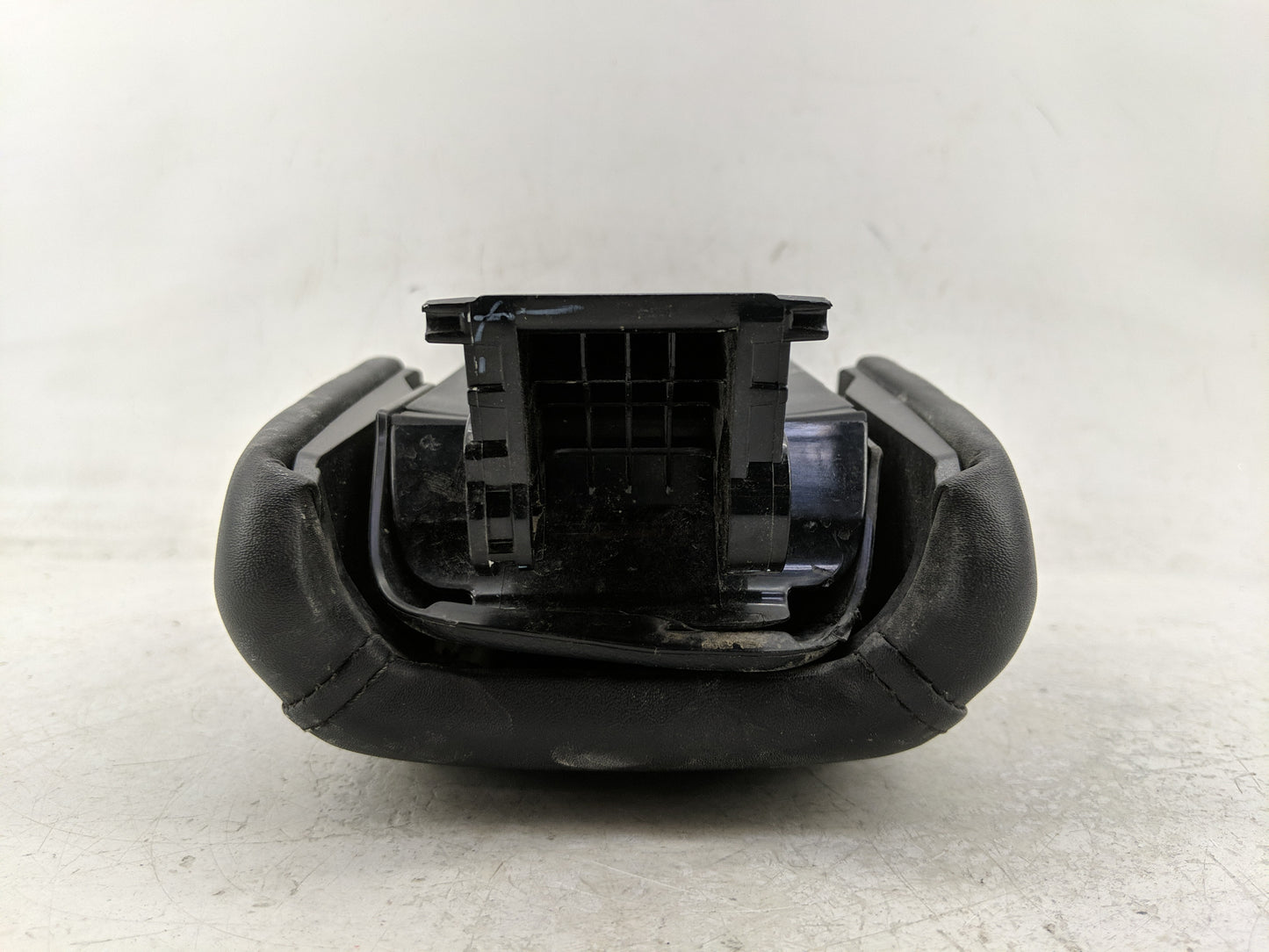 2020 Honda Hr-V Center Console Armrest Cover Lid Fits OEM Used Auto Parts - Oemusedautoparts1.com