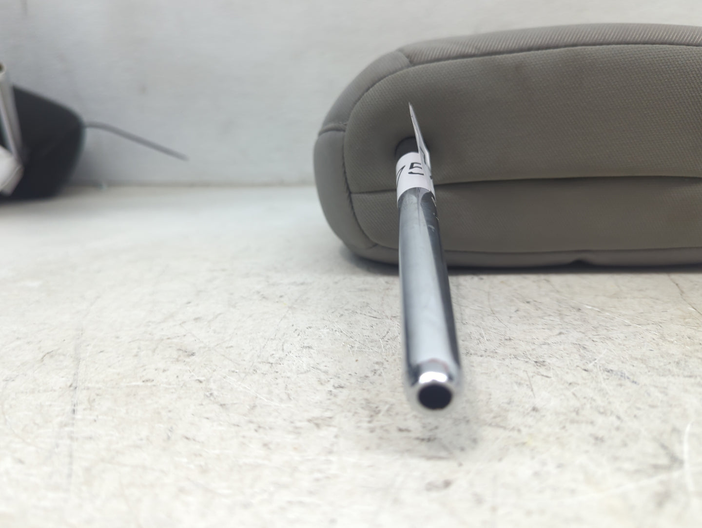 2020 Honda Hr-v Headrest Head Rest Front Driver Seat Gray - Oemusedautoparts1.com