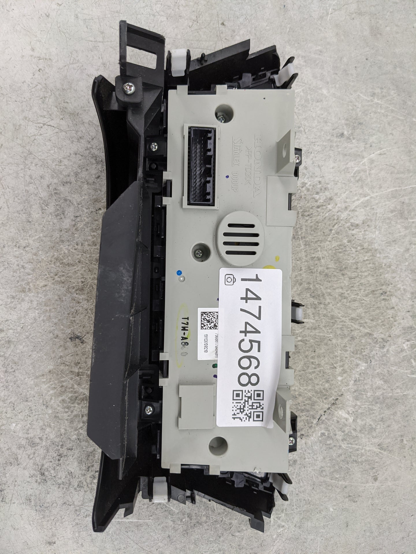 2016-2022 Honda Hr-V Climate Control Module Temperature AC/Heater Replacement P/N:T7W-A8 Fits OEM Used Auto Parts - Oemuseda