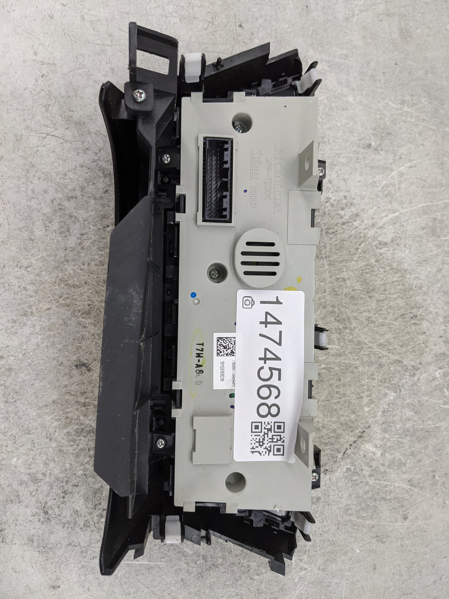 2016-2022 Honda Hr-V Climate Control Module Temperature AC/Heater Replacement P/N:T7W-A8 Fits OEM Used Auto Parts - Oemuseda