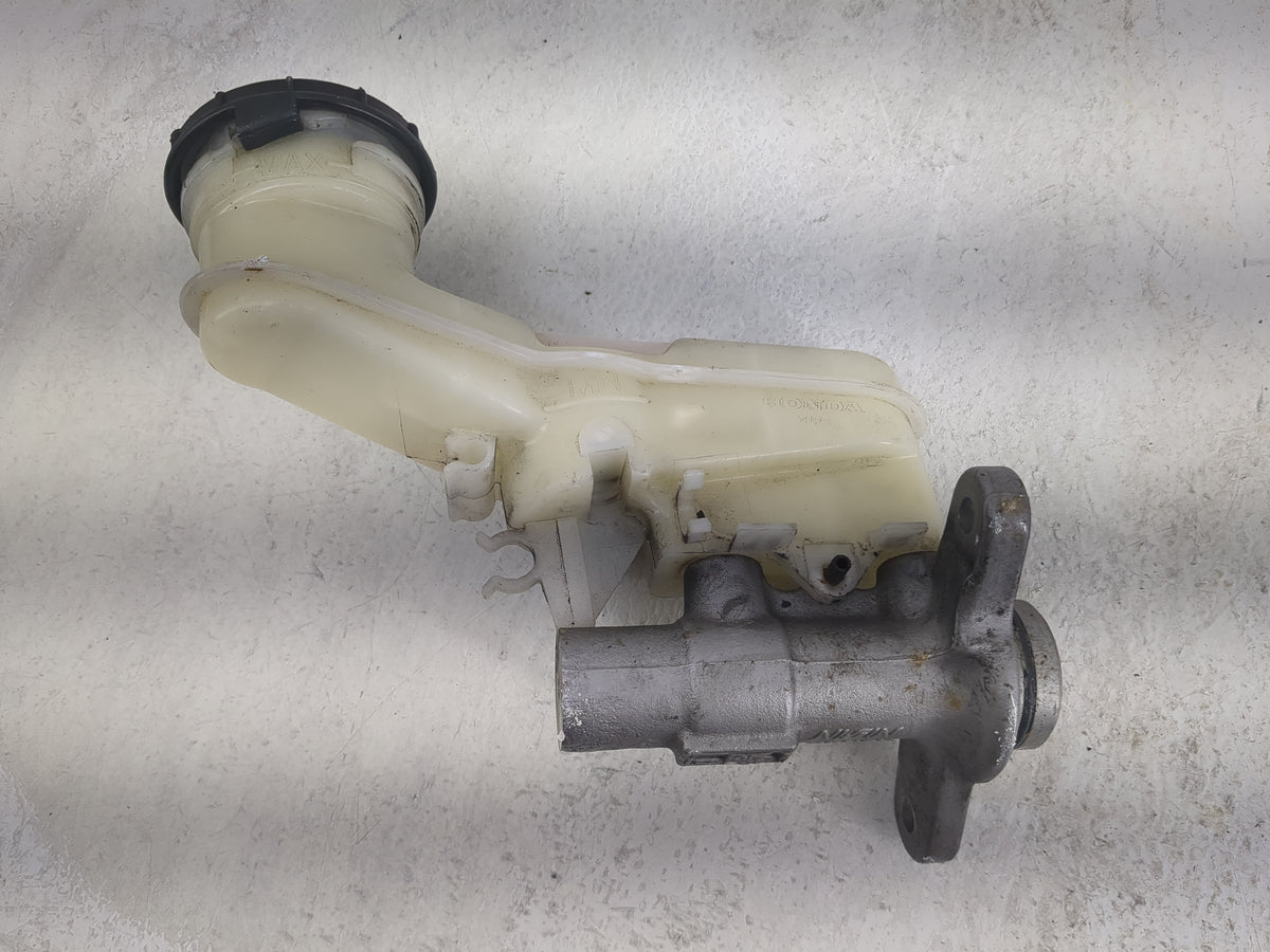 2020 Honda Hr-v Brake Master Cylinder - Oemusedautoparts1.com