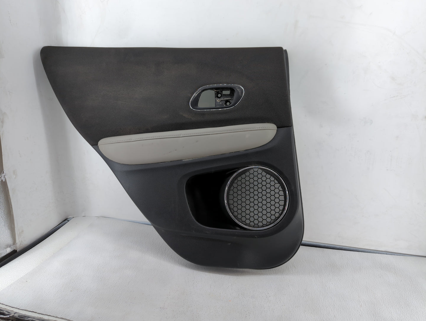 2020 Honda Hr-v Rear Left Driver Interior Door Panel Trim Dark Grey - Oemusedautoparts1.com