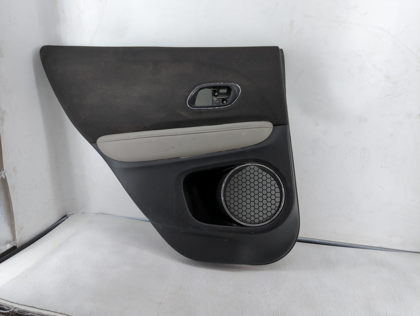 2020 Honda Hr-v Rear Left Driver Interior Door Panel Trim Dark Grey - Oemusedautoparts1.com