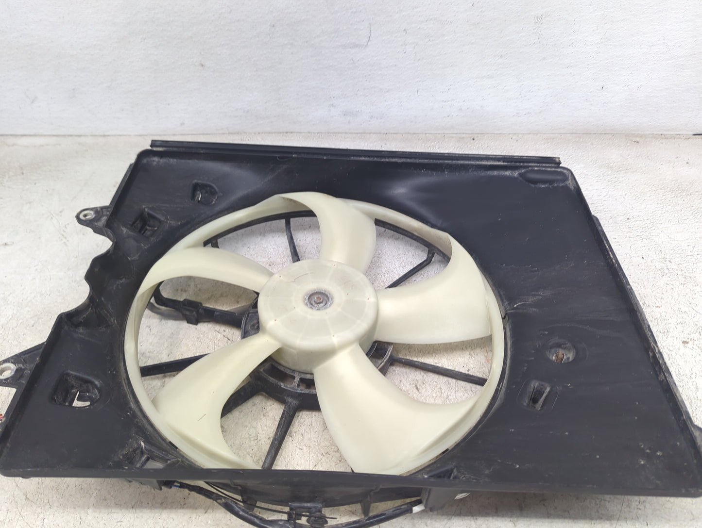 2019-2022 Honda Passport Electric Radiator Cooling Fan Motor Assembly P/N:AX168000-2350 Fits OEM Used Auto Parts - Oemusedau