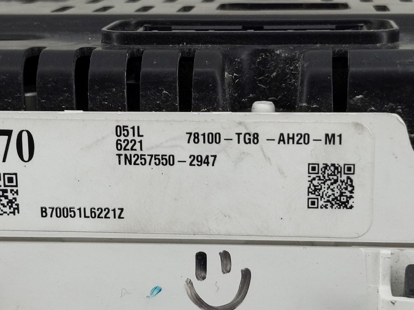 2019-2020 Honda Pilot Instrument Cluster Speedometer Gauges P/N:78100-TG8-AH20-M1 Fits Fits 2019 2020 OEM Used Auto Parts - 