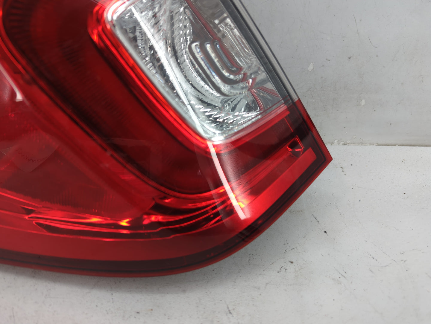 2020-2022 Honda Pilot Tail Light Assembly Driver Left OEM P/N:2XL949398-11 Fits Fits 2020 2021 2022 OEM Used Auto Parts - Oe