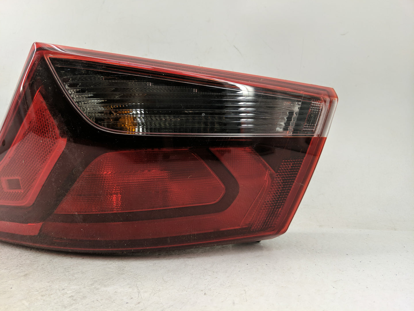 2018-2022 Hyundai Accent Tail Light Assembly Passenger Right OEM P/N:R1YS102 Fits Fits 2018 2019 2020 2021 2022 OEM Used Aut