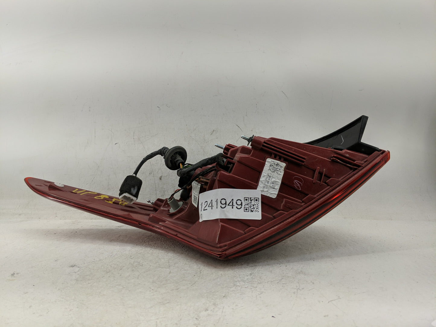 2018-2022 Hyundai Accent Tail Light Assembly Passenger Right OEM P/N:R1YS102 Fits Fits 2018 2019 2020 2021 2022 OEM Used Aut