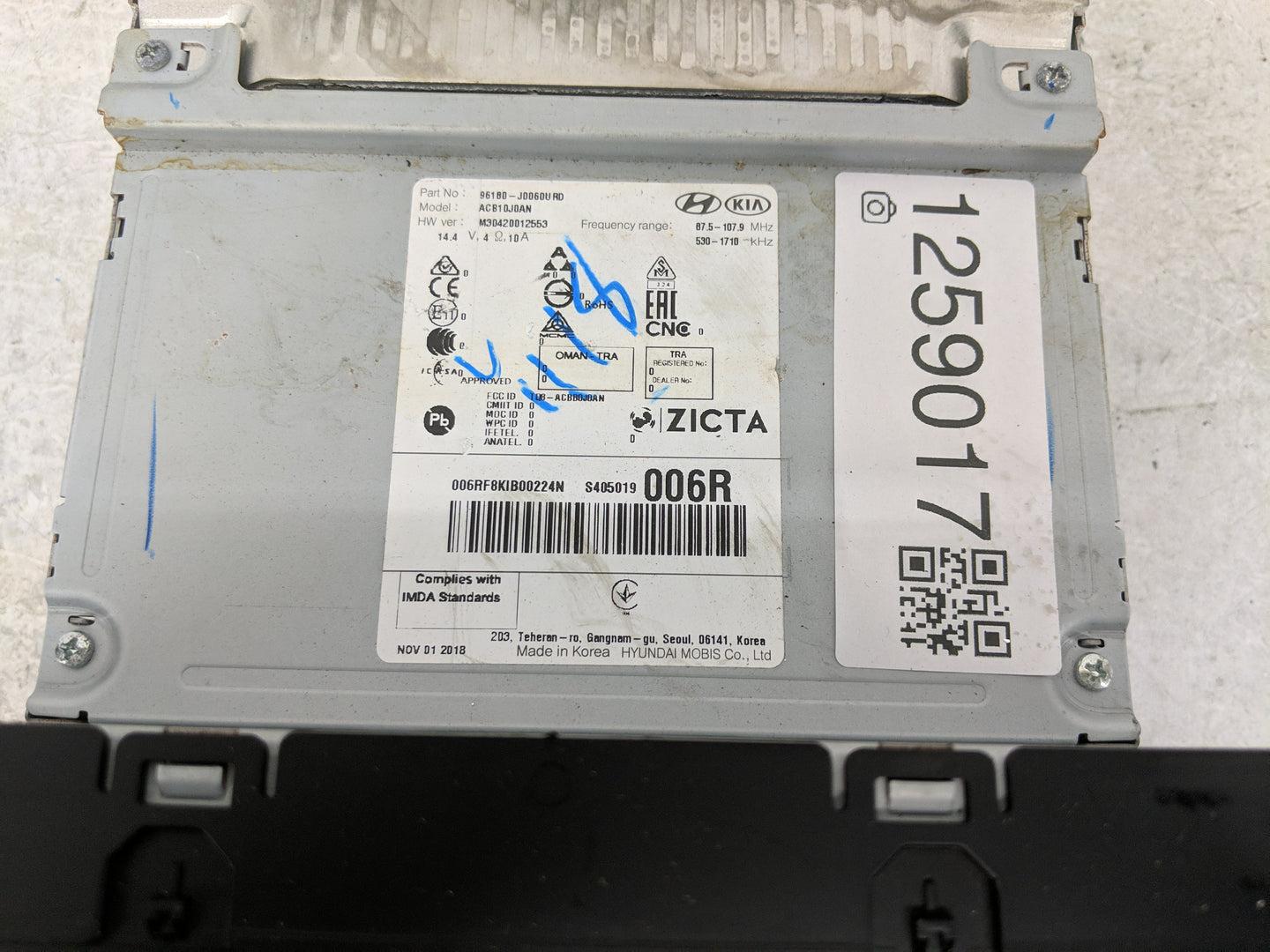2018-2022 Hyundai Accent Radio AM FM Cd Player Receiver Replacement P/N:96180-J0060URD Fits Fits 2018 2019 2020 2021 2022 OE