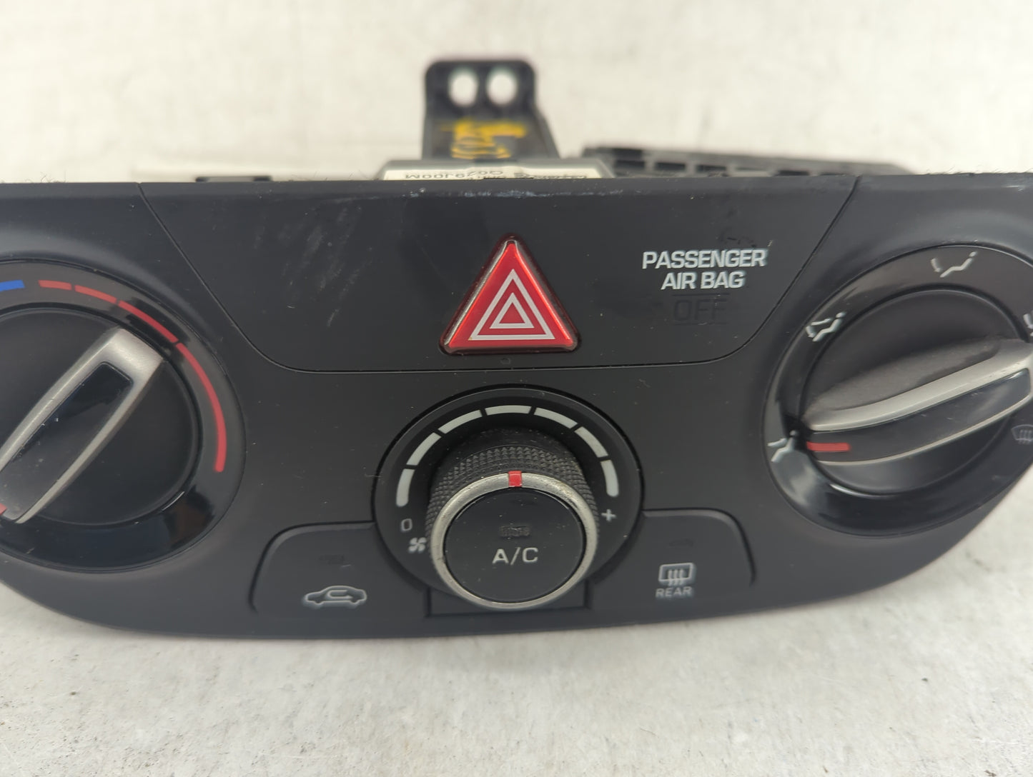 2018-2022 Hyundai Accent Climate Control Module Temperature AC/Heater Replacement P/N:97250J0001RDR Fits OEM Used Auto Parts