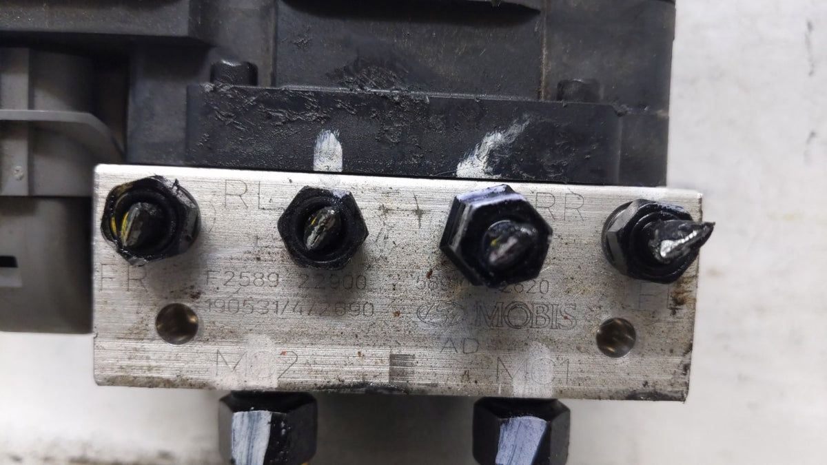 2019-2020 Hyundai Elantra Anti-Lock Brake ABS Pump Module Actuator OEM P/N:F2589-32900 Fits Fits 2019 2020 OEM Used Auto Par