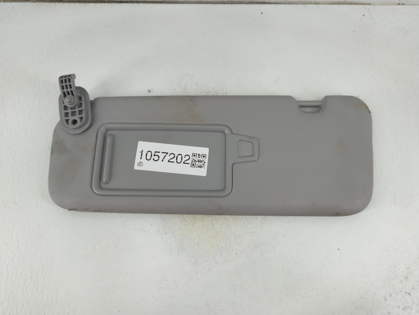 2017-2020 Hyundai Elantra Sun Visor Shade Replacement Driver Left Mirror Fits Fits 2017 2018 2019 2020 OEM Used Auto Parts -