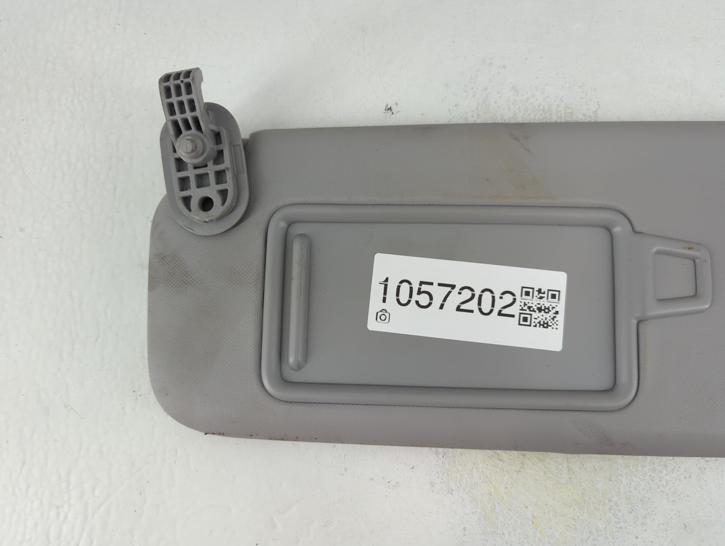 2017-2020 Hyundai Elantra Sun Visor Shade Replacement Driver Left Mirror Fits Fits 2017 2018 2019 2020 OEM Used Auto Parts -