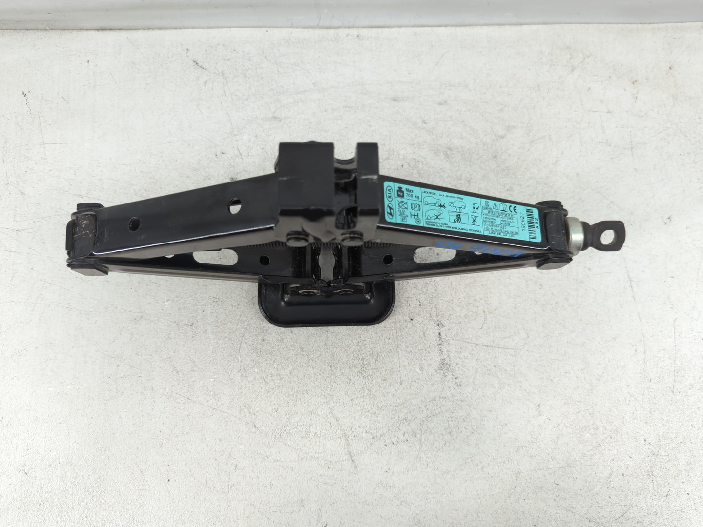 2020 Hyundai Elantra Spare Scissor Car Jack - Oemusedautoparts1.com