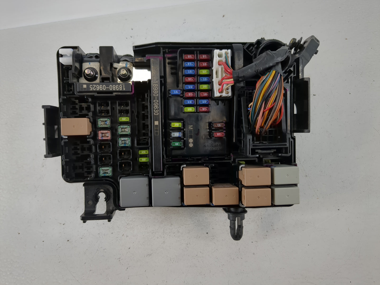 2019-2020 Hyundai Elantra Fusebox Fuse Box Panel Relay Module P/N:91956-F2025 Fits Fits 2019 2020 OEM Used Auto Parts - Oemu