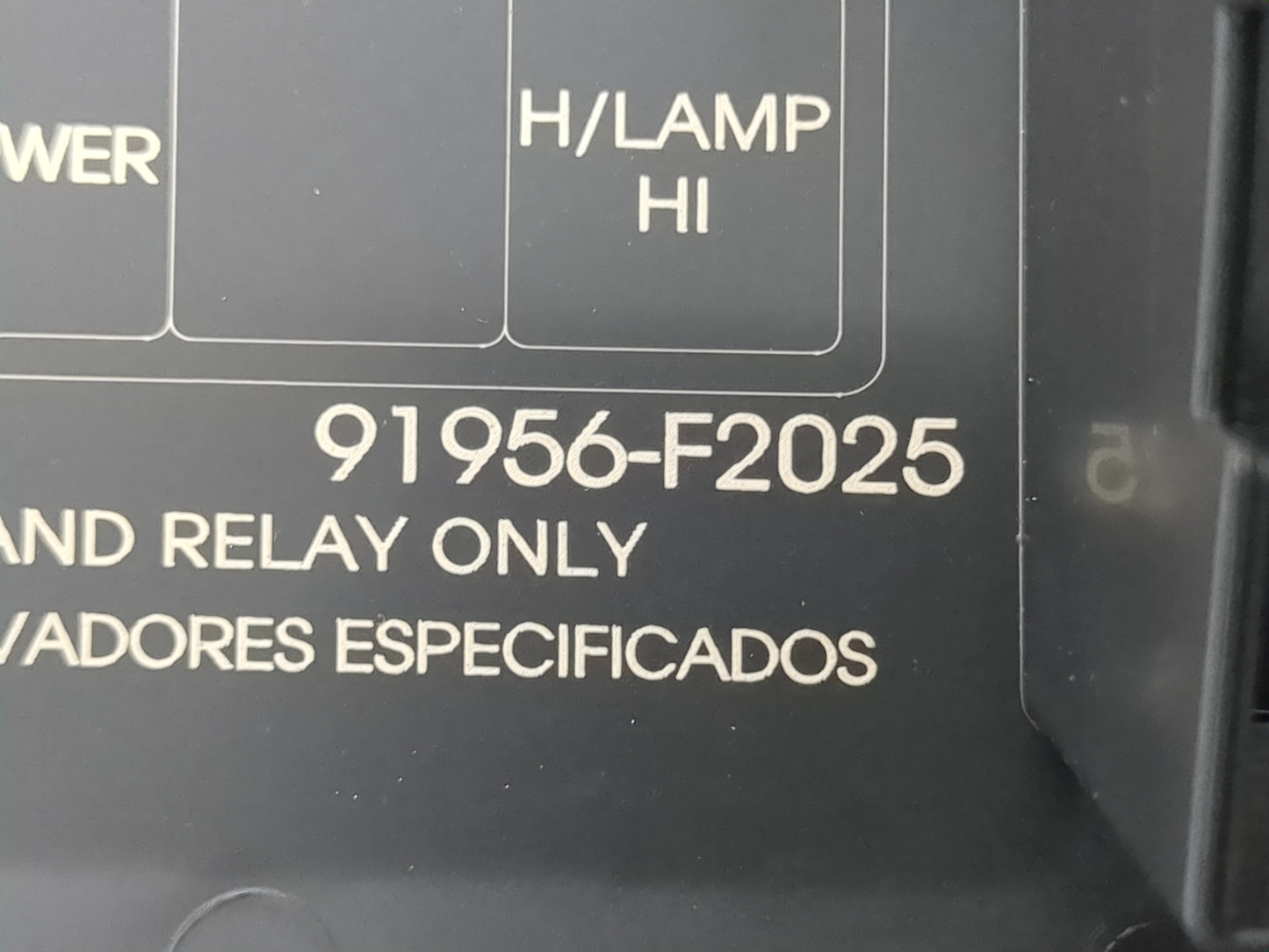2019-2020 Hyundai Elantra Fusebox Fuse Box Panel Relay Module P/N:91956-F2025 Fits Fits 2019 2020 OEM Used Auto Parts - Oemu