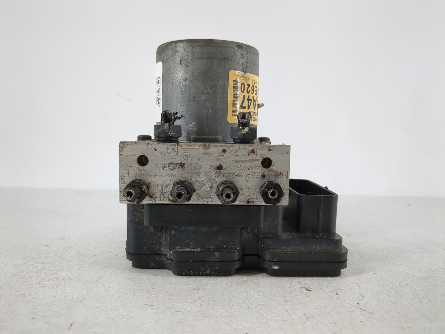 2019-2020 Hyundai Elantra ABS Pump Control Module Replacement P/N:58910 F2620 Fits Fits 2019 2020 OEM Used Auto Parts - Oemu
