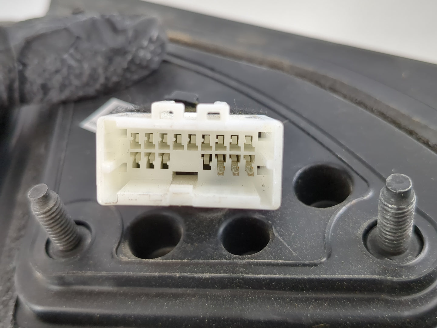 2017-2020 Hyundai Elantra Driver Side View Mirror - Left Door Mirror OEM Used - Oemusedautoparts1.com