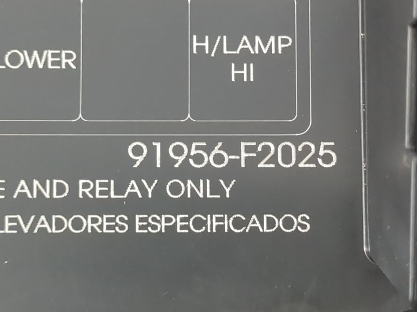 2019-2020 Hyundai Elantra Fusebox Fuse Box Panel Relay Module P/N:91956-F2025 Fits Fits 2019 2020 OEM Used Auto Parts - Oemu
