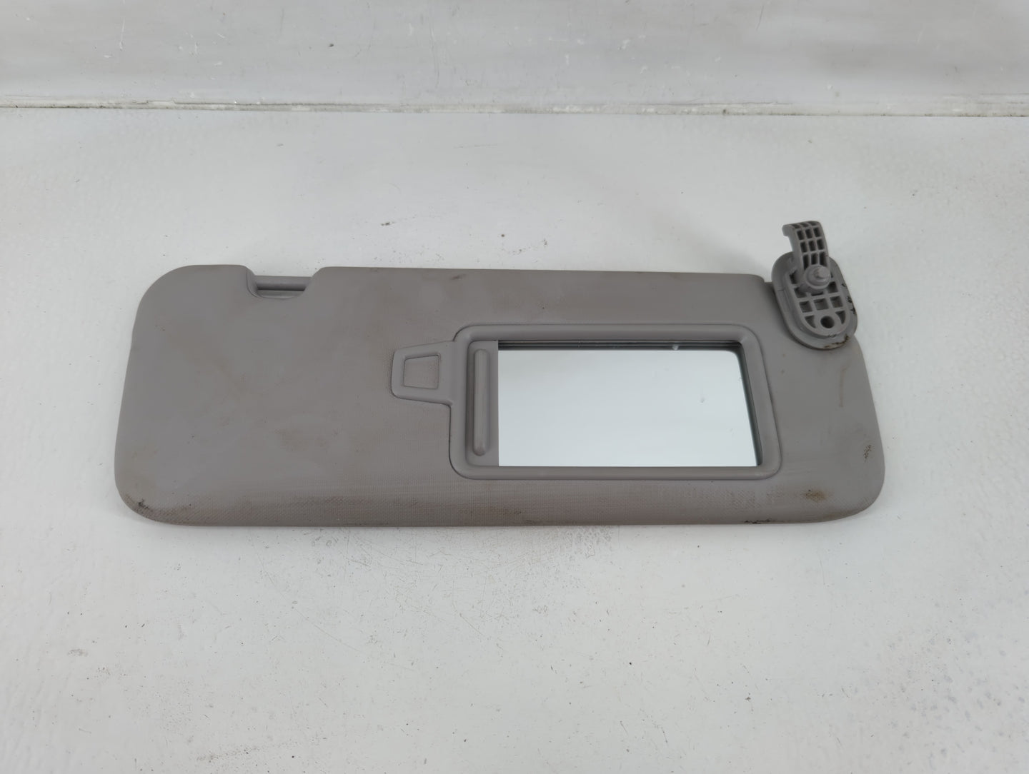 2017-2020 Hyundai Elantra Sun Visor Shade Replacement Driver Left Mirror Fits Fits 2017 2018 2019 2020 OEM Used Auto Parts -