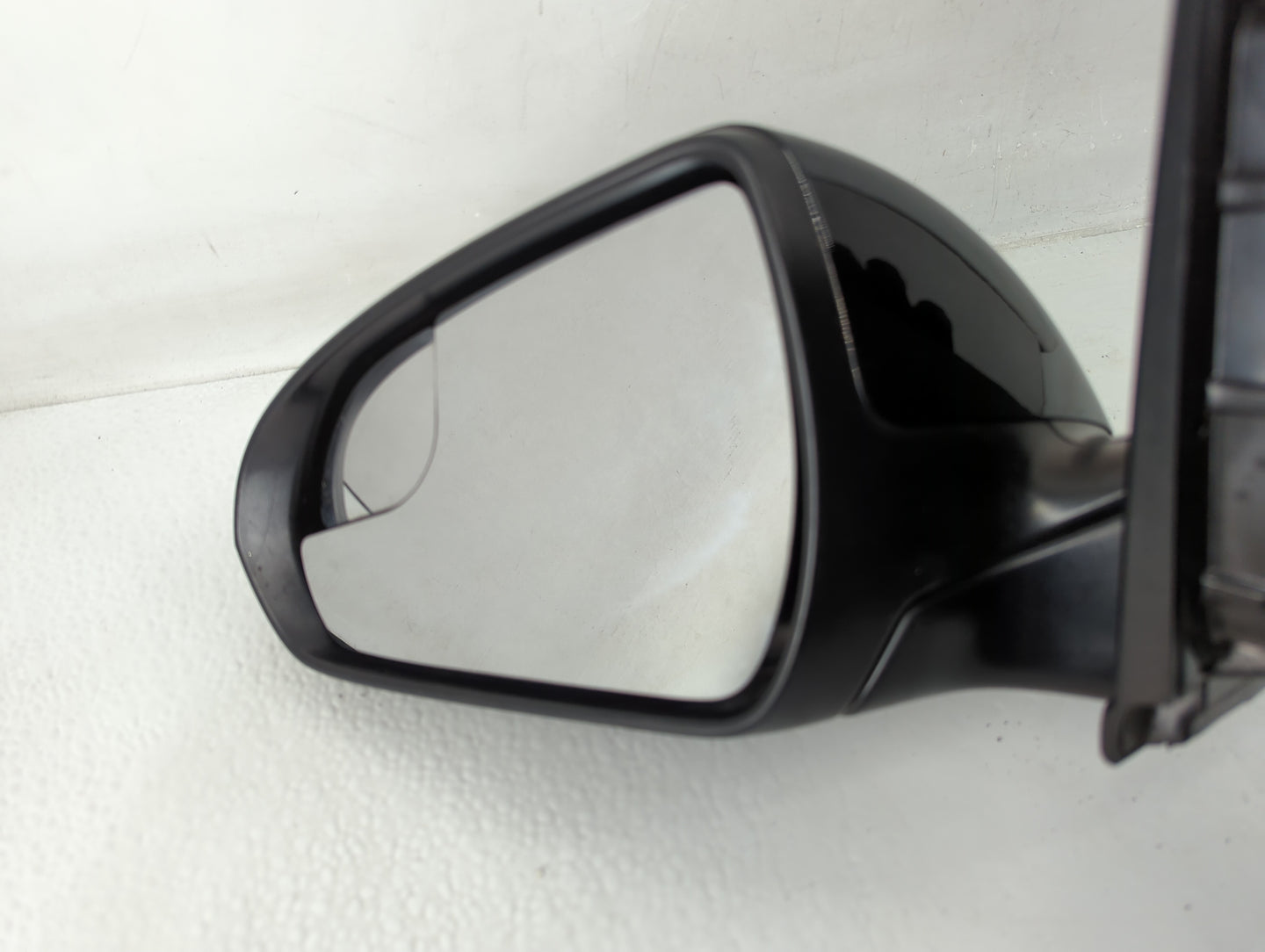 2018-2020 Hyundai Elantra Driver Side View Mirror - Left Door Mirror OEM Used - Oemusedautoparts1.com