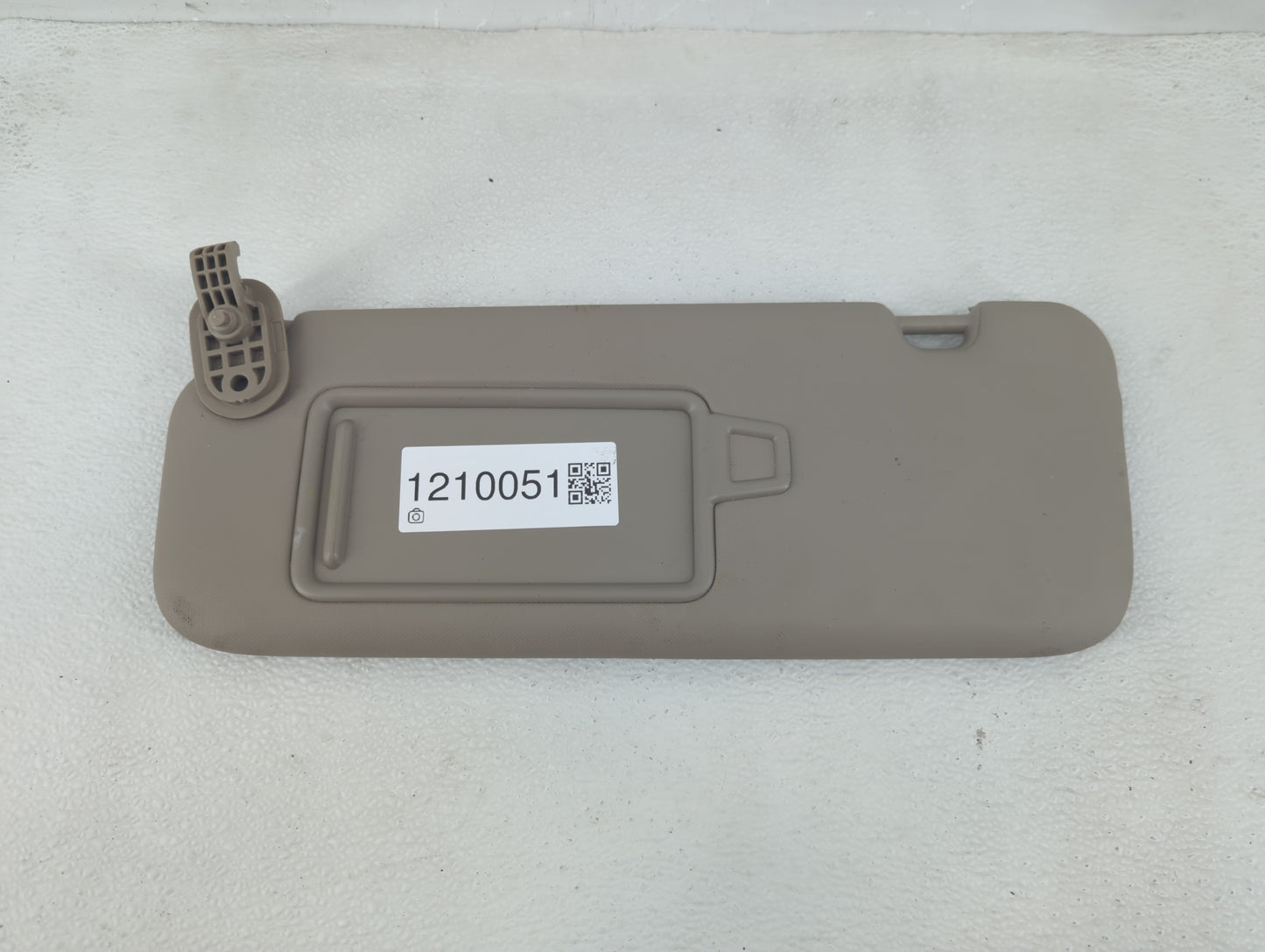 2017-2020 Hyundai Elantra Sun Visor Shade Replacement Driver Left Mirror Fits Fits 2017 2018 2019 2020 OEM Used Auto Parts -