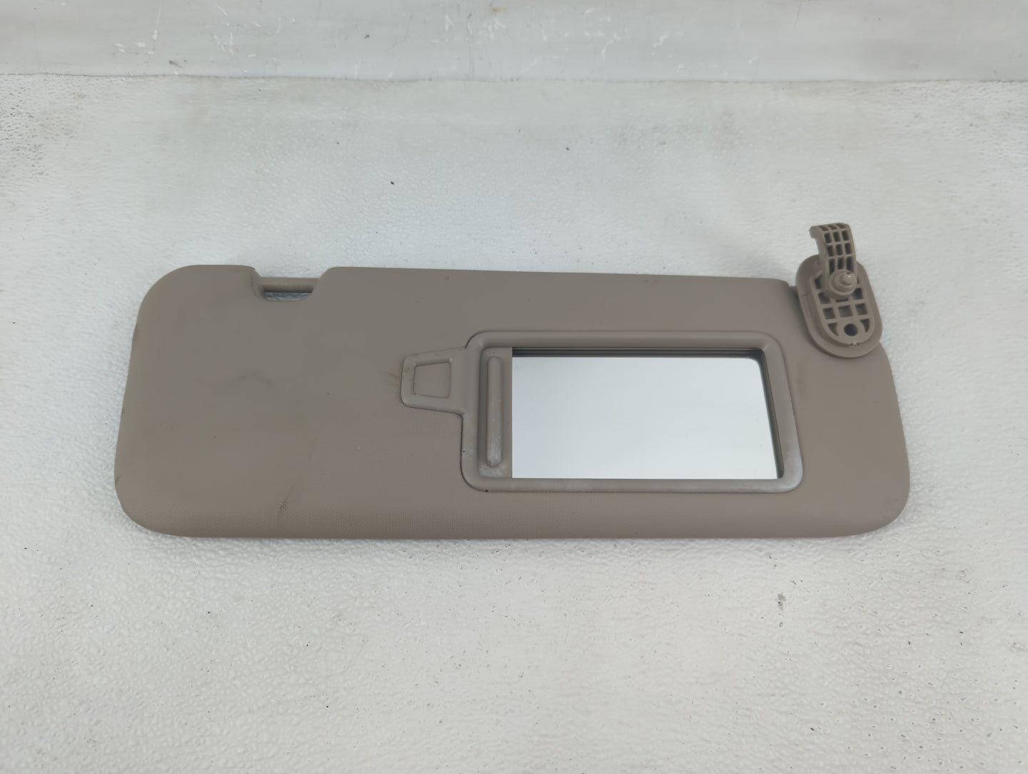 2017-2020 Hyundai Elantra Sun Visor Shade Replacement Passenger Right Mirror Fits Fits 2017 2018 2019 2020 OEM Used Auto Par