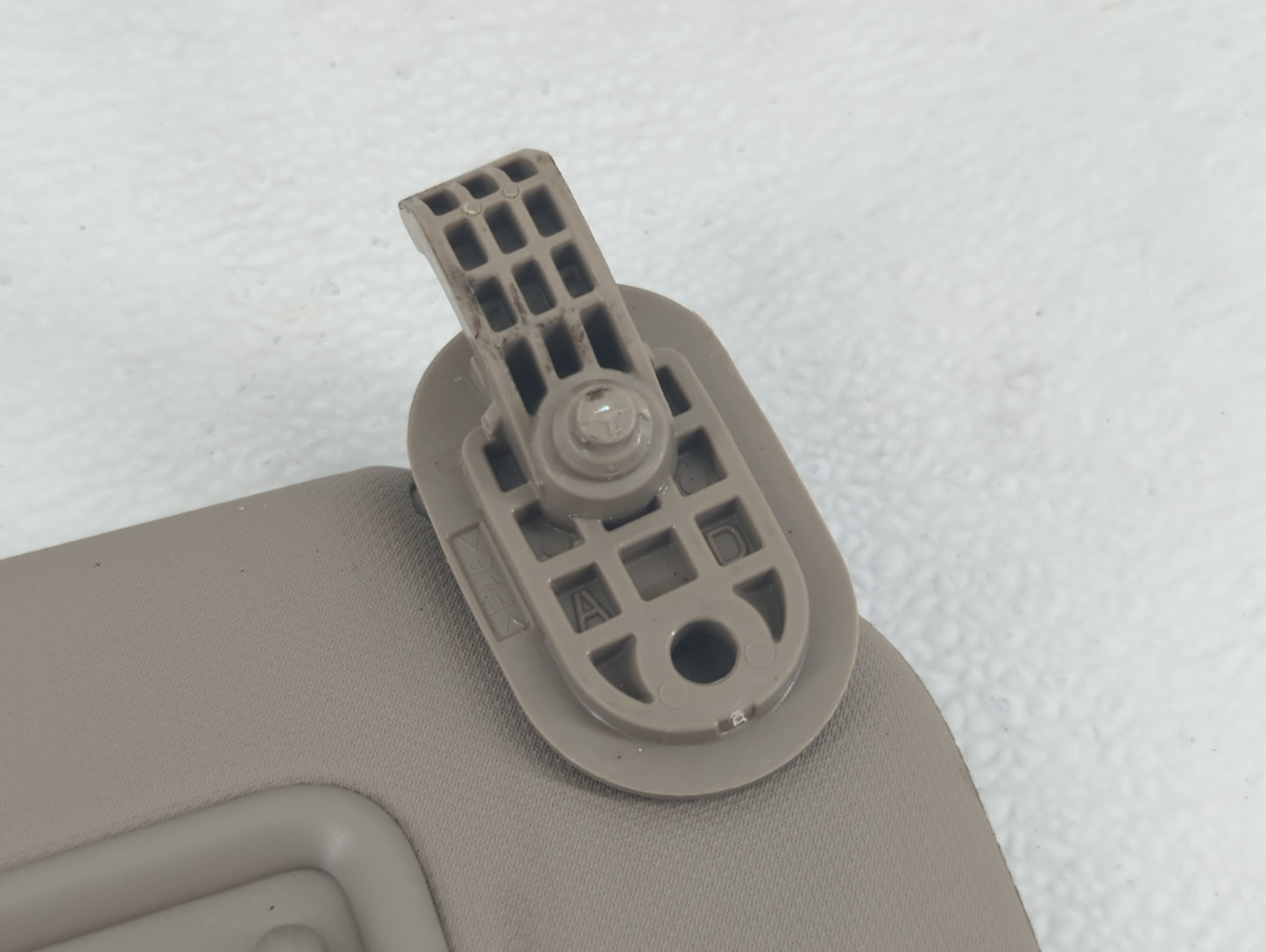 2017-2020 Hyundai Elantra Sun Visor Shade Replacement Passenger Right Mirror Fits Fits 2017 2018 2019 2020 OEM Used Auto Par