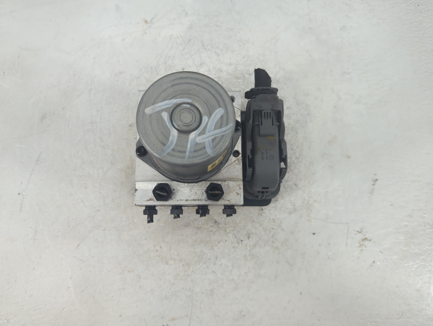 2019-2020 Hyundai Elantra ABS Pump Control Module Replacement P/N:F2589-22900 Fits Fits 2019 2020 OEM Used Auto Parts - Oemu