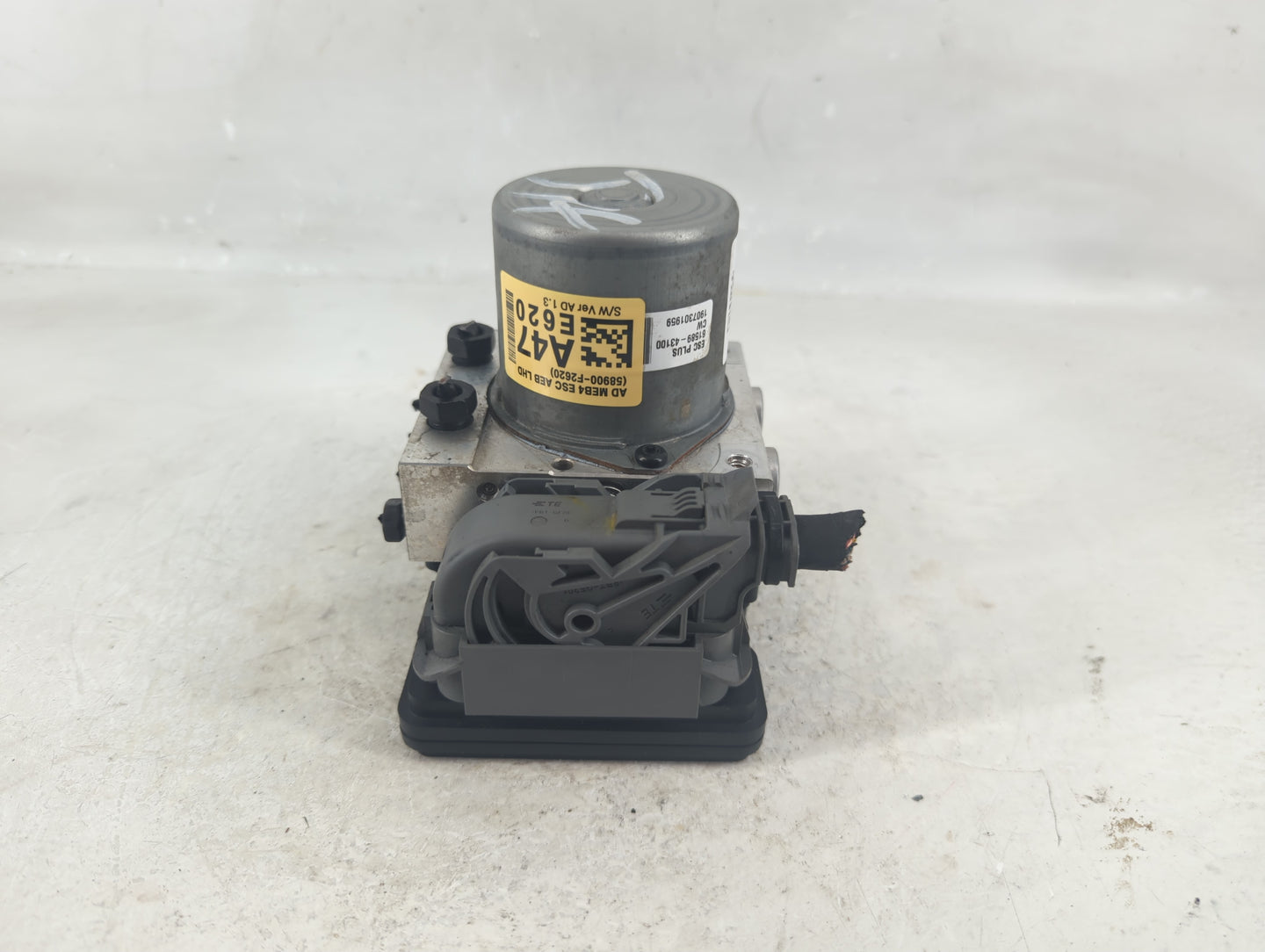 2019-2020 Hyundai Elantra ABS Pump Control Module Replacement P/N:F2589-22900 Fits Fits 2019 2020 OEM Used Auto Parts - Oemu