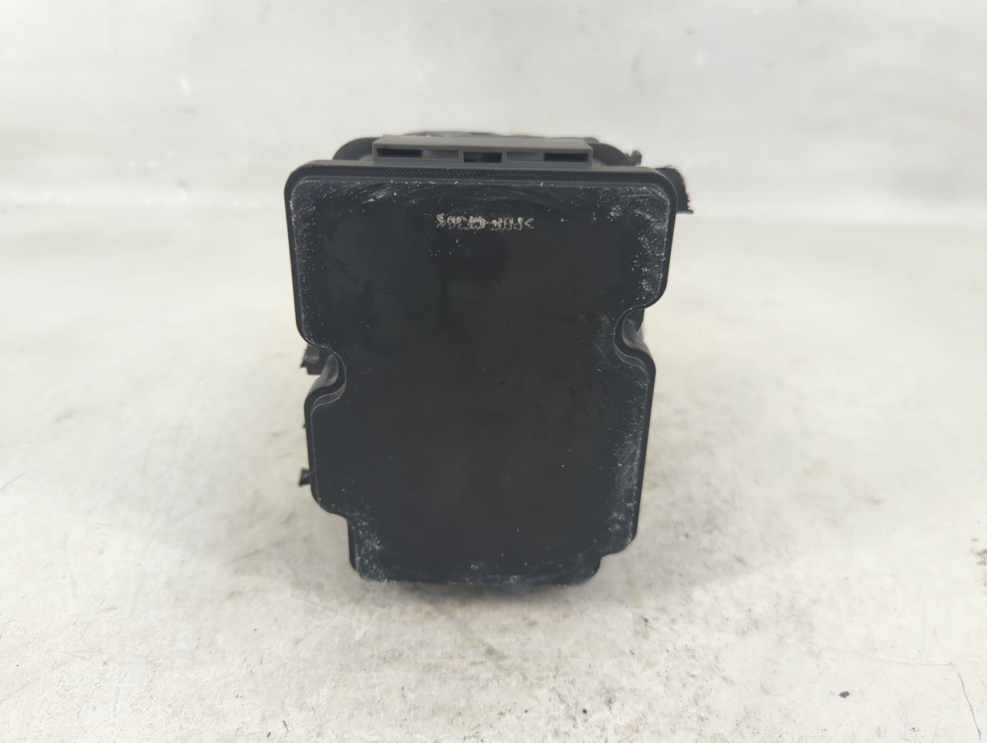 2019-2020 Hyundai Elantra ABS Pump Control Module Replacement P/N:F2589-22900 Fits Fits 2019 2020 OEM Used Auto Parts - Oemu