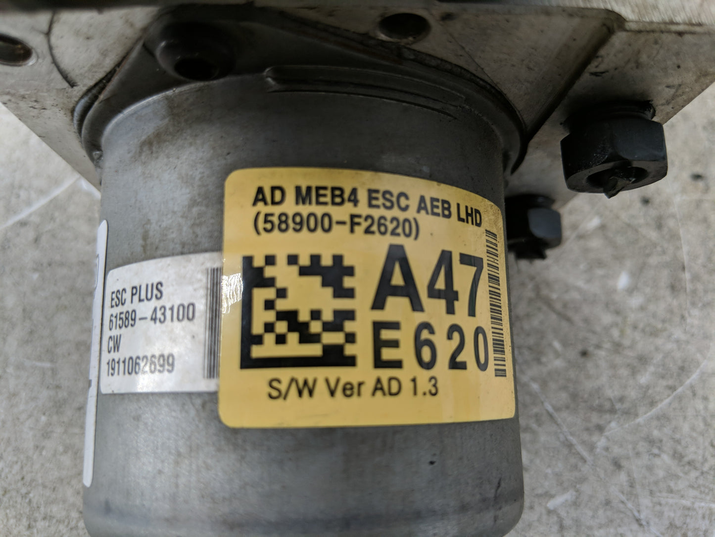 2019-2020 Hyundai Elantra ABS Pump Control Module Replacement P/N:61589-43100 58900-F2620 Fits Fits 2019 2020 OEM Used Auto 