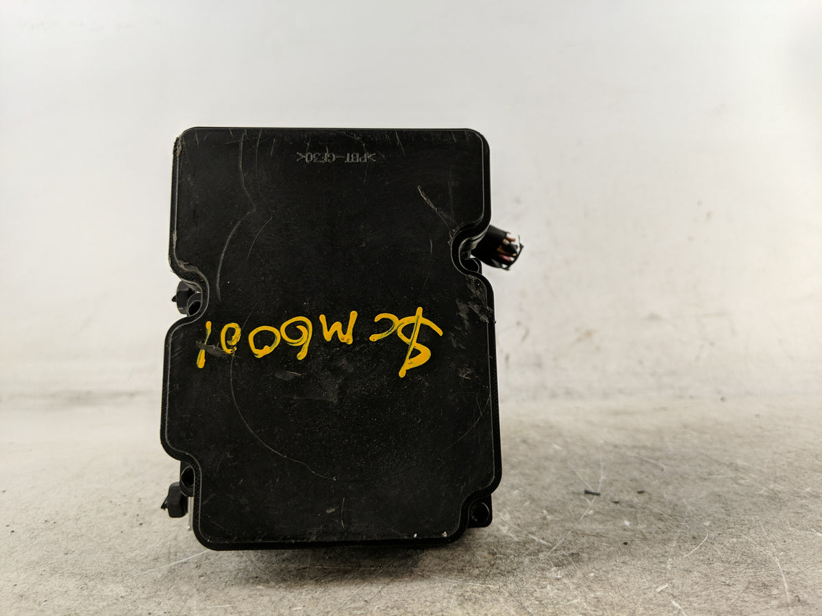 2019-2020 Hyundai Elantra ABS Pump Control Module Replacement P/N:61589-43100 58900-F2620 Fits Fits 2019 2020 OEM Used Auto 